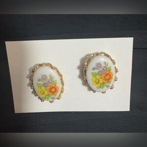 Vintage Avon Gold-Tone Floral Earrings